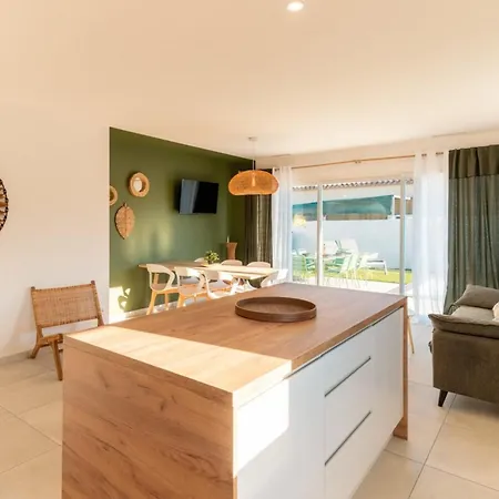 Villa Duo 6br 2 Pools 500 M *