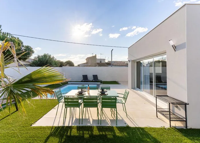 Duo 6br 2 Pools 500 M *