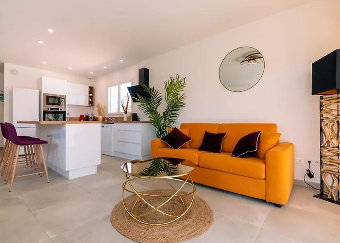 Duo 6br 2 Pools 500 M