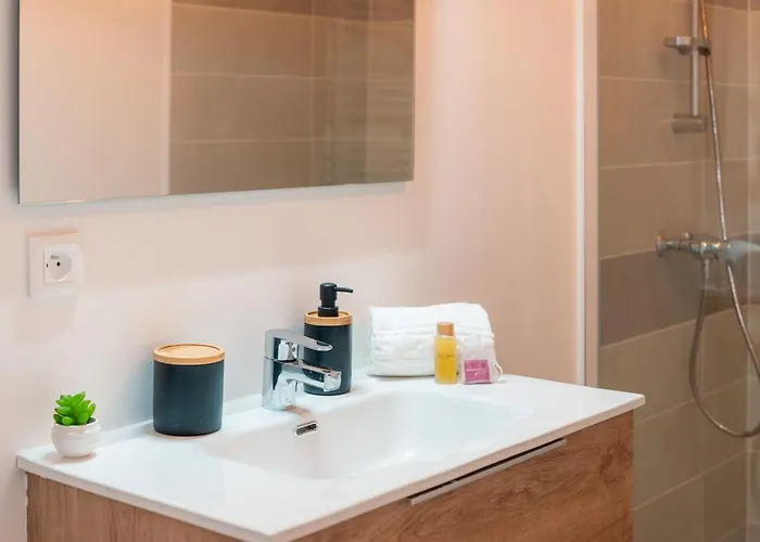 Villa Duo 6br 2 Pools 500 M