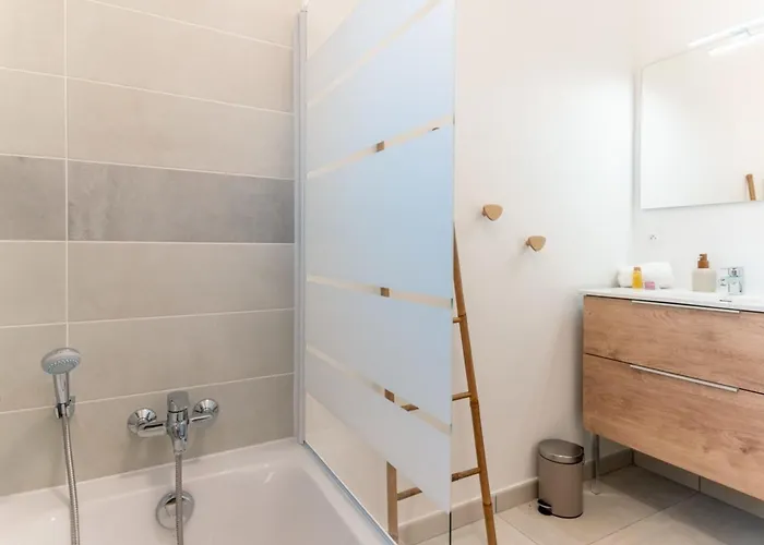 Duo 6br 2 Pools 500 M