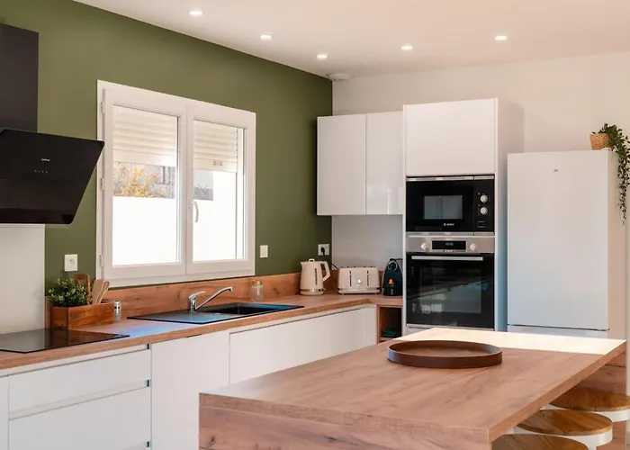 Villa Duo 6br 2 Pools 500 M