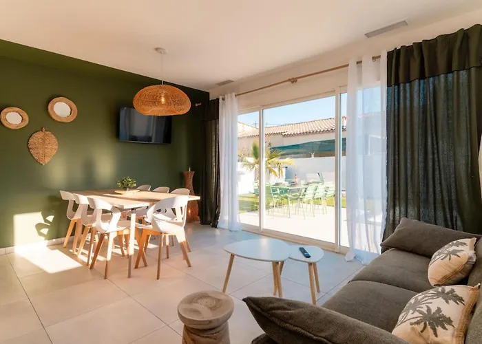 Duo 6br 2 Pools 500 M *