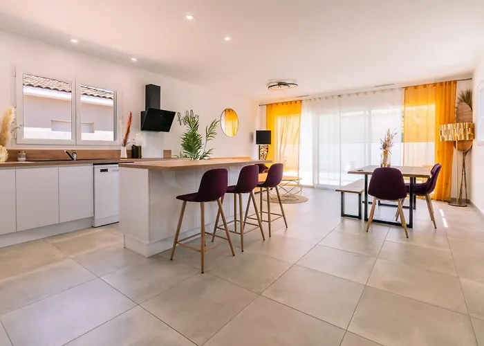 Duo 6br 2 Pools 500 M Villa *