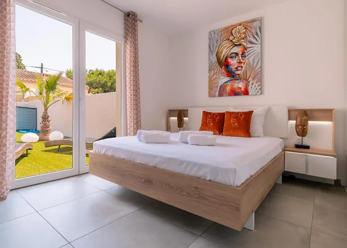 Duo 6br 2 Pools 500 M Villa *