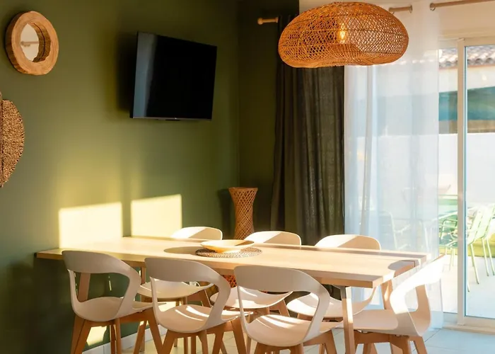 Duo 6br 2 Pools 500 M *