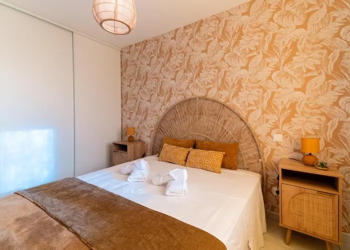 Duo 6br 2 Pools 500 M Villa